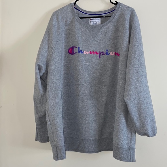 Sweatshirt. Champion. - Picture 3 of 8
